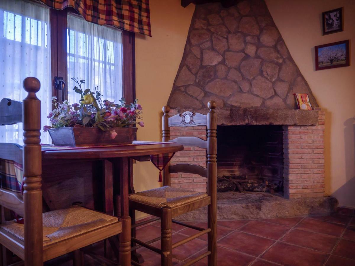 La Canada Del Valle Del Jerte Navaconcejo Bagian luar foto
